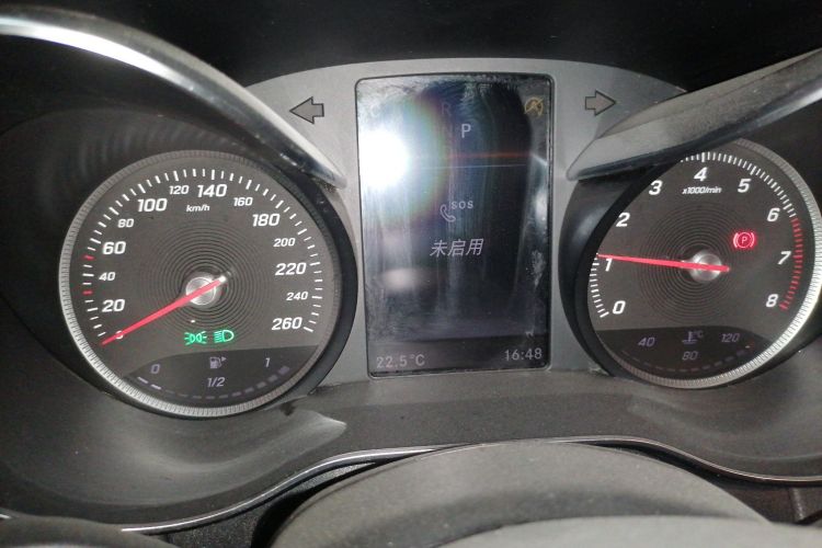 奔驰C级(进口) 2017款 改款 C 180 旅行轿车局部细节14