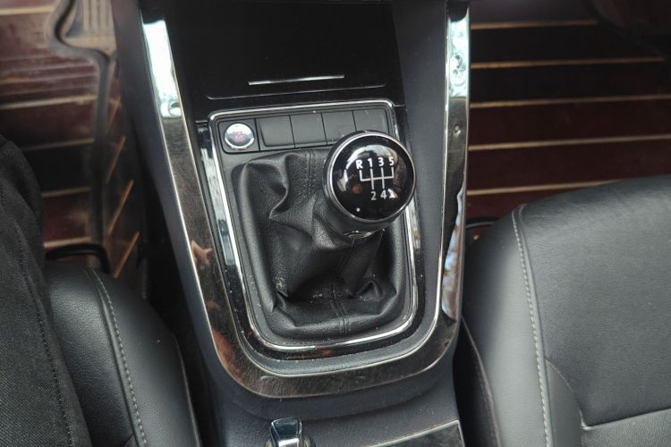 大众 速腾 2017款 1.6L 手动舒适型中控内饰18