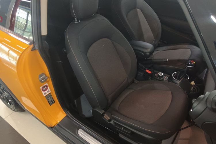 MINI 2016款 1.2T ONE 先锋派局部细节41