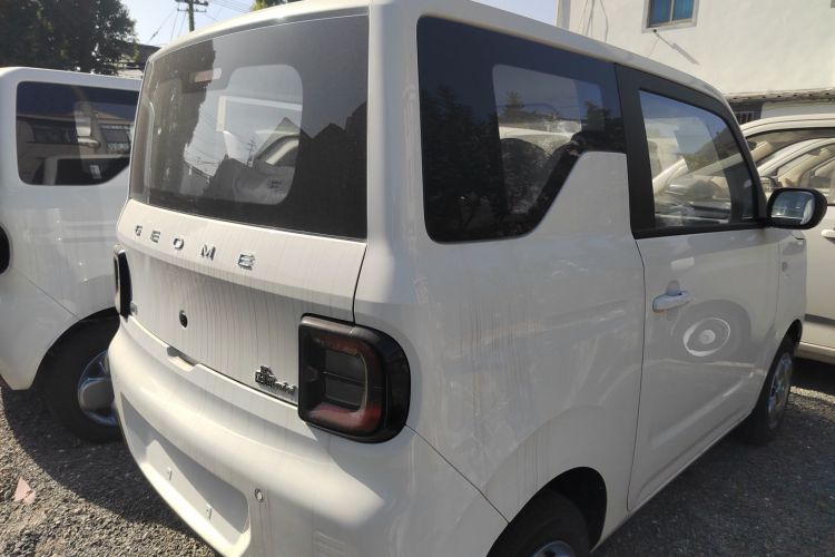 吉利银河 2024款 熊猫mini 200km 耐力熊车身外观7