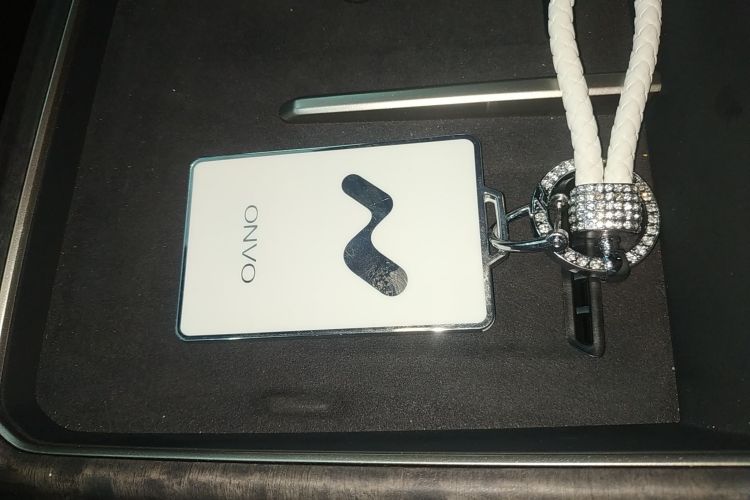 乐道L90 2025款 Max 六座版中控内饰7001