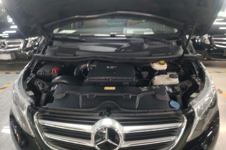 奔驰V级 2016款 V 260 L 尊贵加长版机舱底盘24