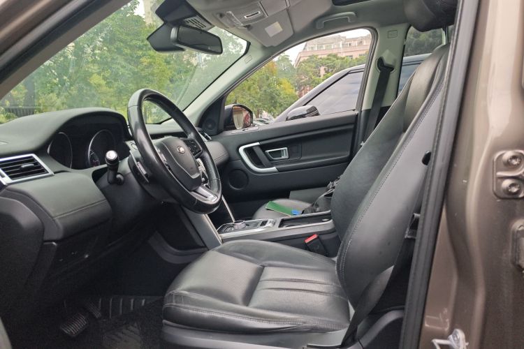 路虎 发现神行 2016款 2.0T SE局部细节19