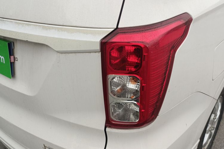 五菱汽车 五菱宏光 2019款 1.5L S标准型国VI LAR车身外观9