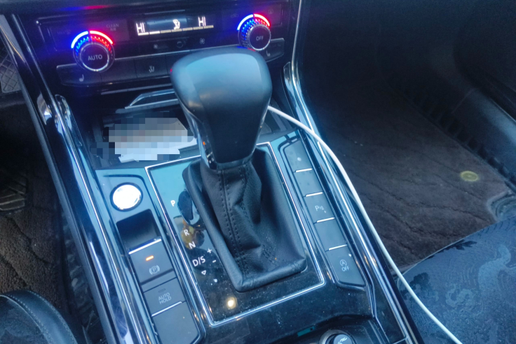 大众 辉昂 2018款 改款 380TSI 两驱商务版中控内饰18