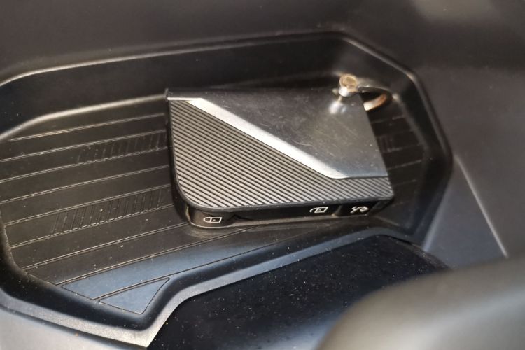 领克06 2021款 1.5T Shero粉色特别版中控内饰11