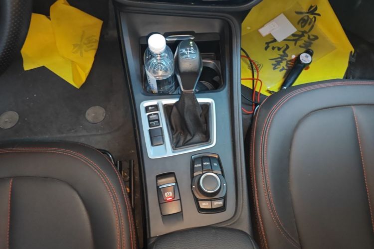 宝马1系 2017款 118i 时尚型中控内饰18