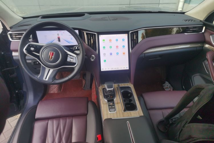 红旗HS7 2023款 2.0T 自动四驱旗畅版 六座中控内饰7002
