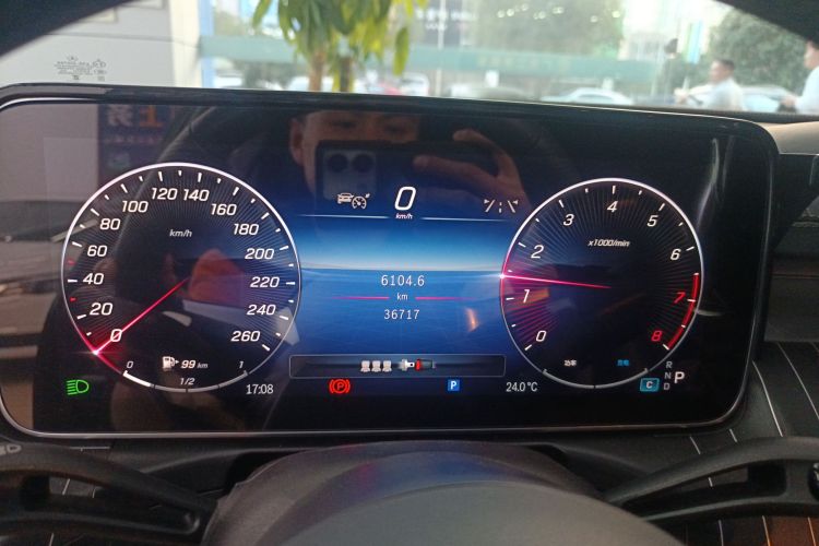 奔驰C级 2023款 C 260 L 皓夜运动版中控内饰14