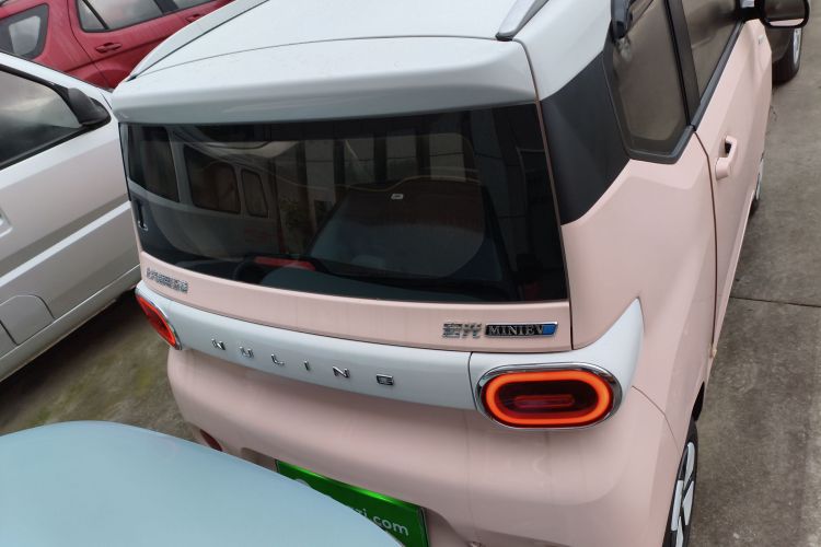 五菱汽车 宏光MINIEV 2024款 第三代 215km 进阶版车身外观6