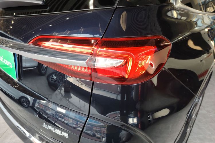 别克 昂科旗 2022款 652T 两驱尊贵型 7座车身外观9