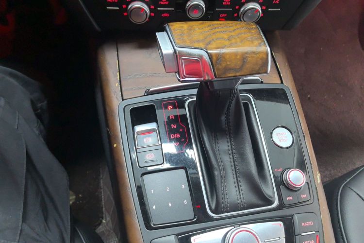 奥迪A6L 2015款 TFSI 百万纪念智领型局部细节18