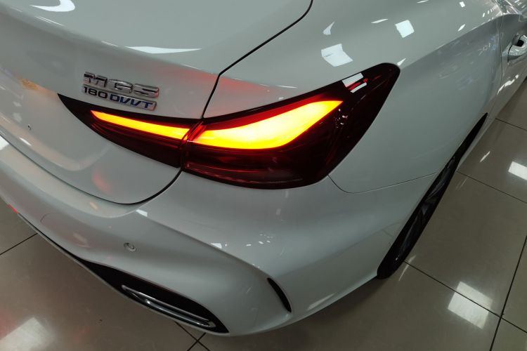 名爵 MG5 2025款 180DVVT 全球抢先版车身外观9