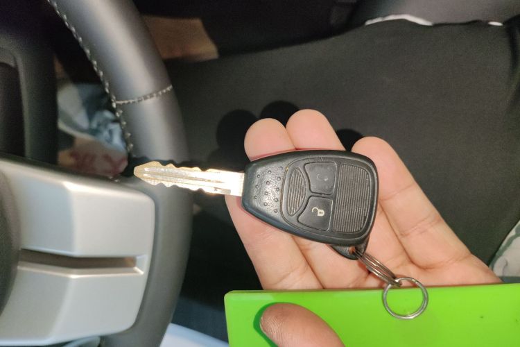 Jeep 指南者(进口) 2014款 改款 2.4L 四驱舒适版中控内饰11