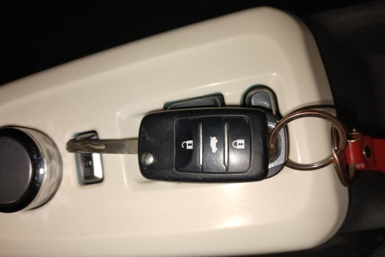 长安启源 长安Lumin 2022款 210km 香甜款中控内饰11