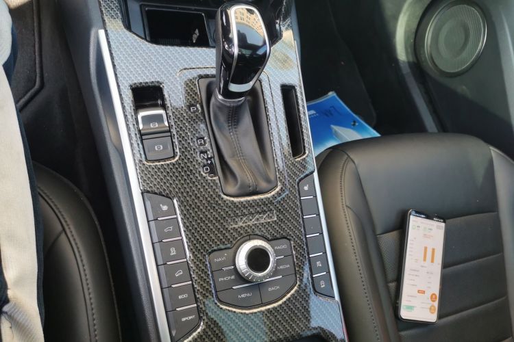 魏牌 VV7 2017款 VV7c 2.0T 超豪型中控内饰18