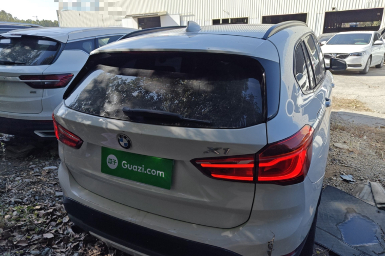 宝马X1 2016款 sDrive20Li 豪华型车身外观6