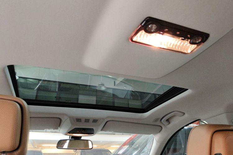 宝马7系 2014款 730Li 臻享型中控内饰22