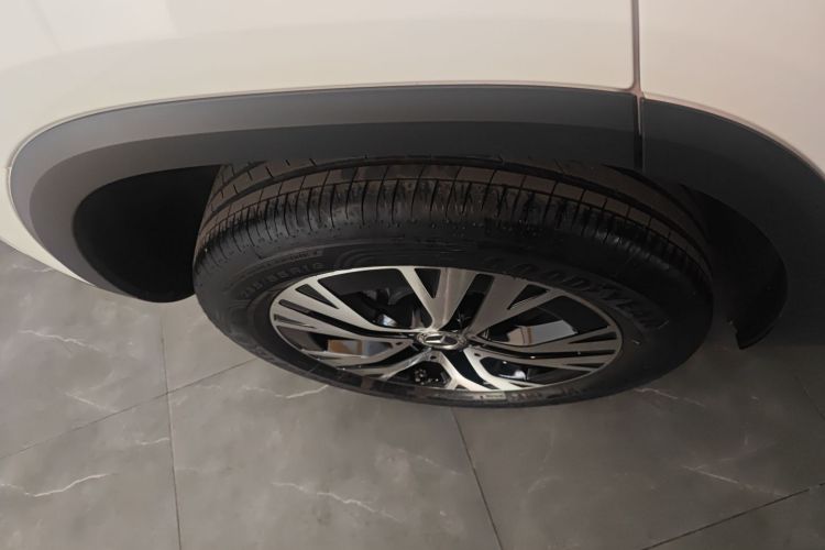 奔驰GLA 2025款 GLA 220车身外观6008