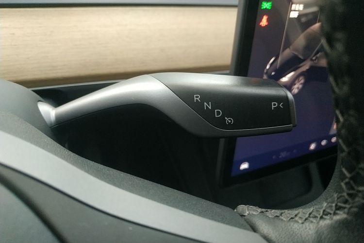 特斯拉 Model Y 2022款 改款 后轮驱动版中控内饰18