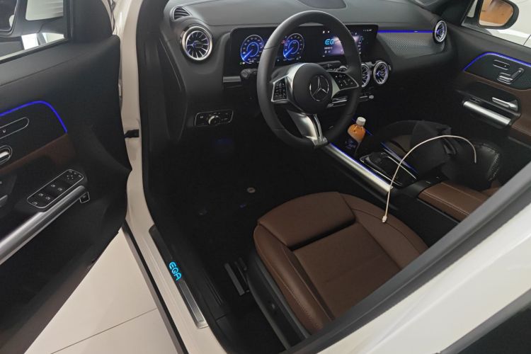 奔驰EQA 2025款 EQA 260中控内饰20