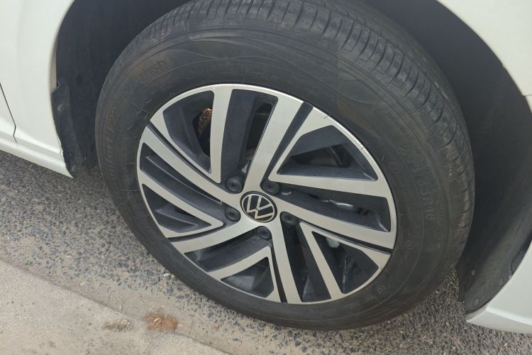 大众 朗逸 2024款 1.5L 自动五百万版车身外观10