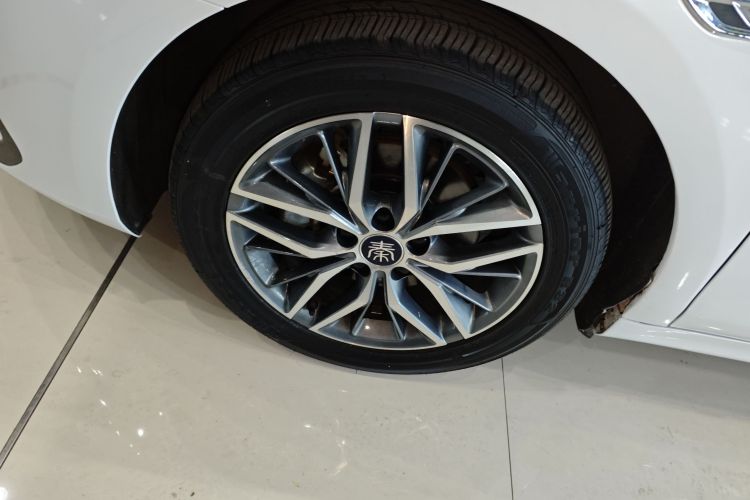 比亚迪 秦PLUS 2023款 冠军版 EV 510KM超越型车身外观6001