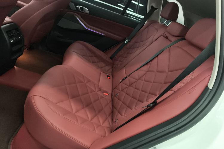 宝马X5 2022款 改款 xDrive 30Li 尊享型M运动套装中控内饰21