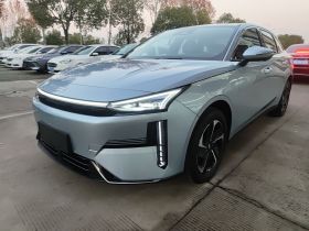 吉利银河 银河L6 2025款 EM-i 140km 星舰版