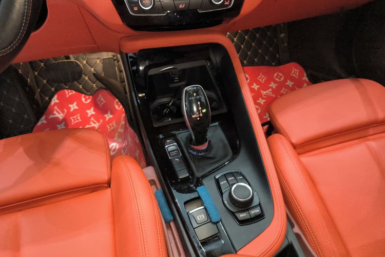 宝马X2 2020款 sDrive25i 领先型M运动套装中控内饰18