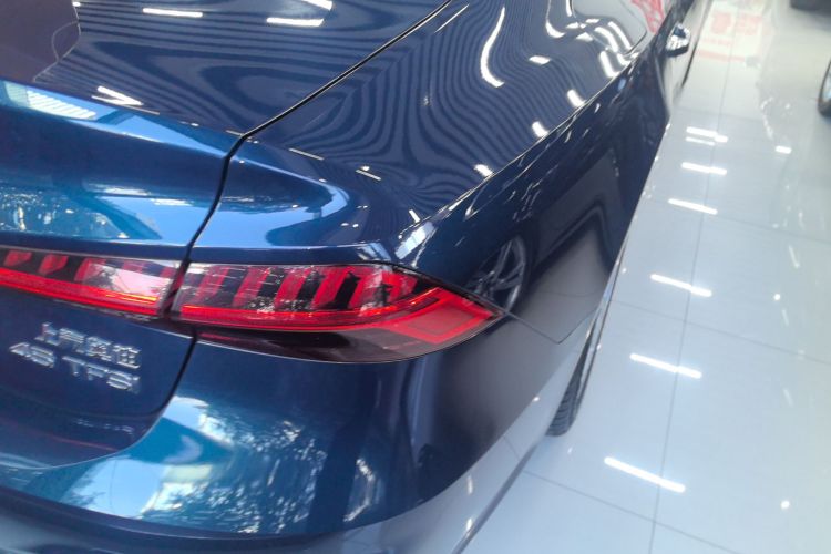 奥迪A7L 2022款 45 TFSI S-line 筑梦未来版车身外观6006