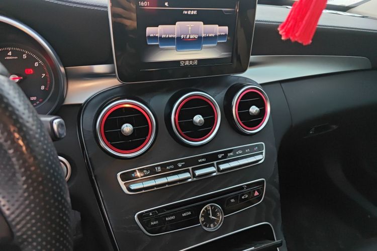 奔驰C级 2016款 C 200 L 运动型局部细节16