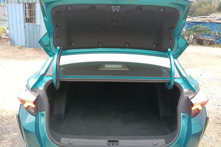 东风风神 奕炫 2020款 230T 自动炫目赛道版机舱底盘23