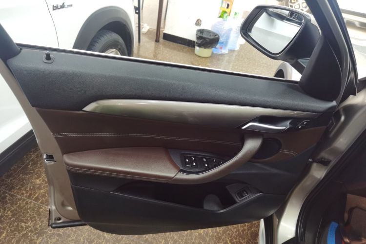 宝马X1 2018款 xDrive20Li 尊享型中控内饰47