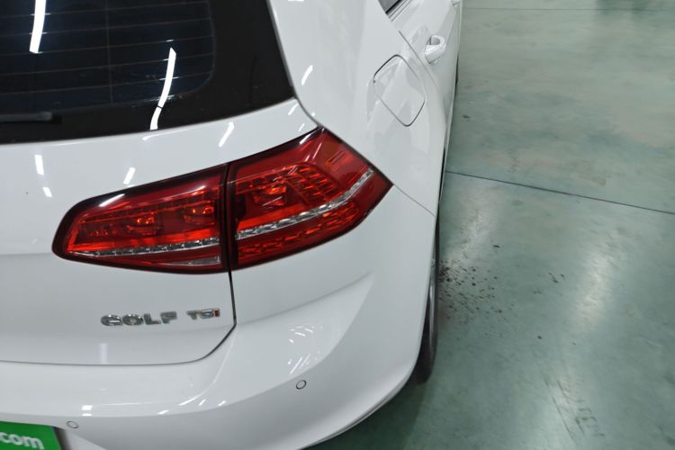 大众 高尔夫 2015款 1.4TSI 自动舒适型车身外观9