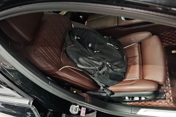 宝马7系 2019款 改款 730Li M运动套装局部细节41