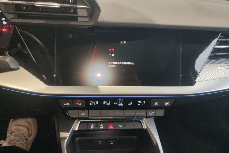奥迪A3 2024款 A3L Limousine 35 TFSI 时尚运动型中控内饰16