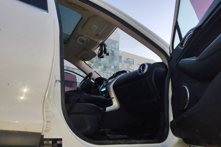 比亚迪 元新能源 2018款 EV360 智联炫酷型局部细节9005