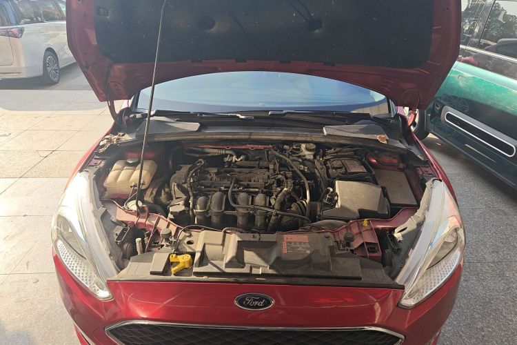 福特 福克斯 2017款 两厢 1.6L 自动风尚型智行版机舱底盘24