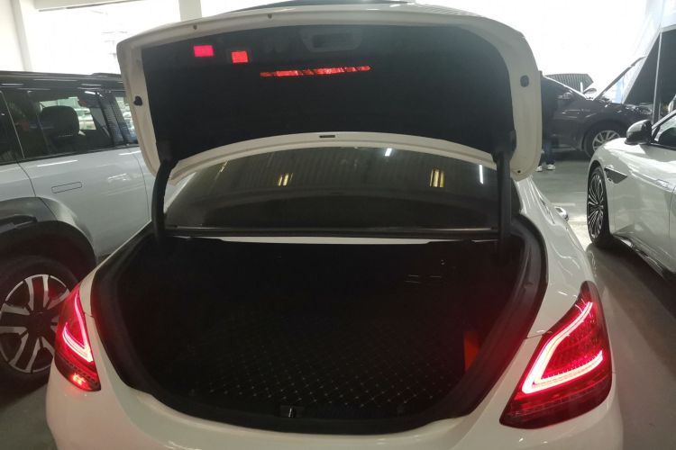 奔驰C级 2021款 C 260 L 运动版局部细节23