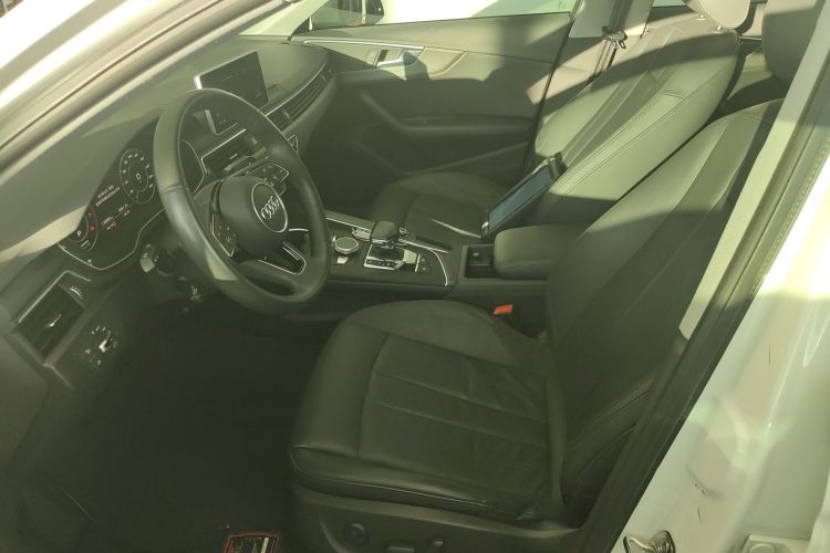 奥迪A4L 2017款 Plus 40 TFSI 风尚型中控内饰19