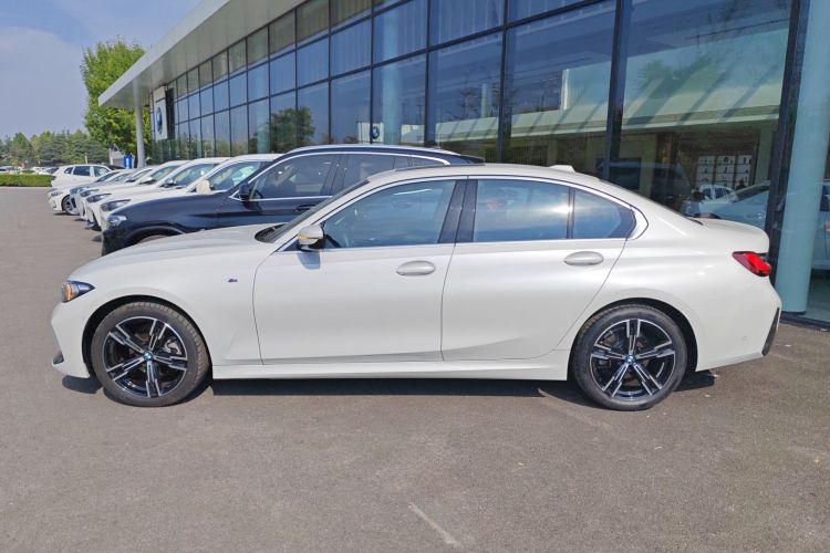 宝马3系 2024款 325i M运动套装车身外观6003