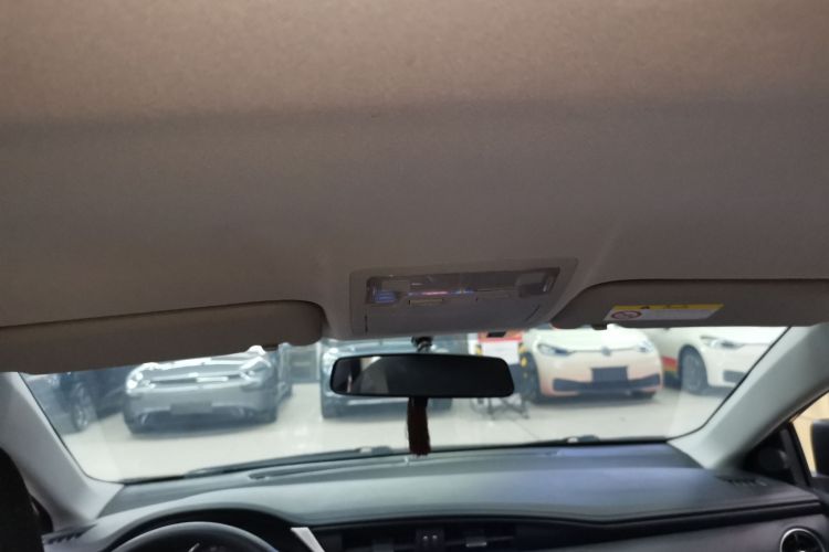 丰田 卡罗拉 2018款 1.2T S-CVT GL智享版中控内饰22