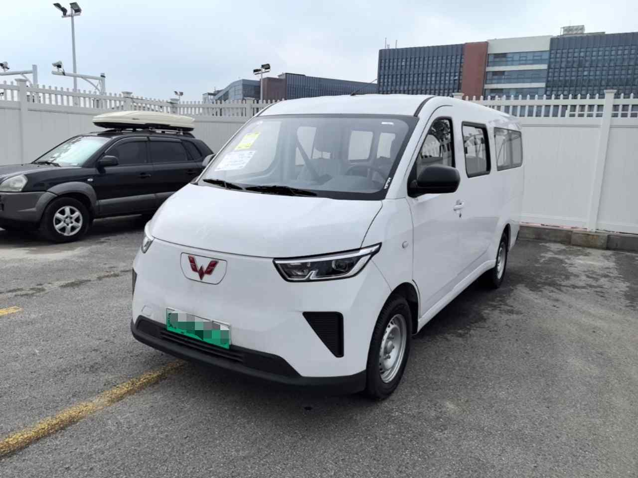 五菱汽车 五菱扬光 2024款 300km 舒适型客车版 75kW(2)