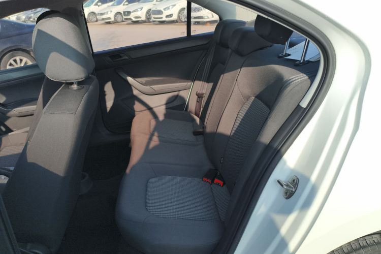 大众 桑塔纳 2016款 1.6L 手动风尚版中控内饰21