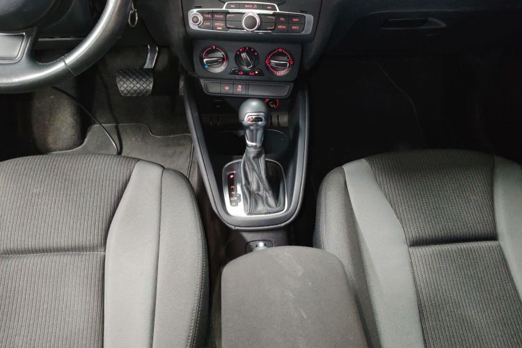 奥迪A1 2016款 30 TFSI Sportback Design风尚版中控内饰18