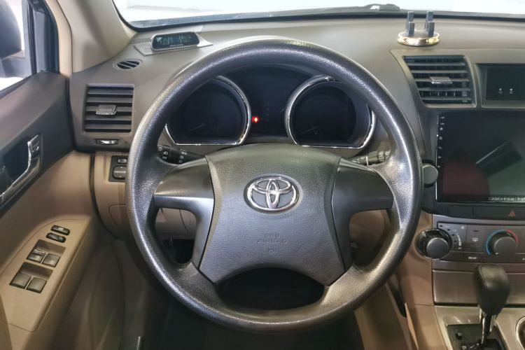 丰田 汉兰达 2012款 2.7L 两驱7座精英版中控内饰13