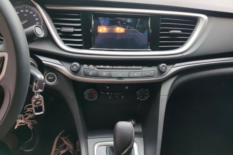 别克 英朗 2021款 改款 典范 1.5L 自动精英型局部细节16