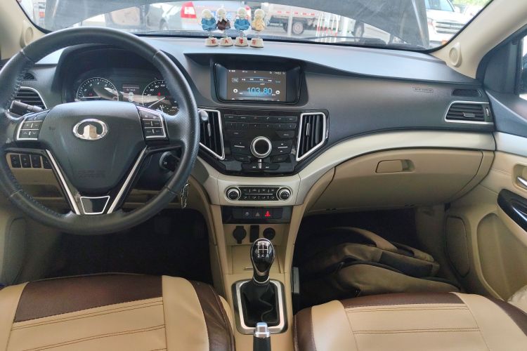 长城C30 2016款 1.5L 手动豪华型中控内饰16