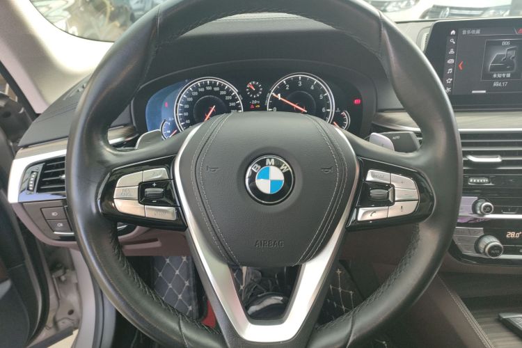 宝马5系 2018款 改款 530Li 领先型 豪华套装中控内饰13